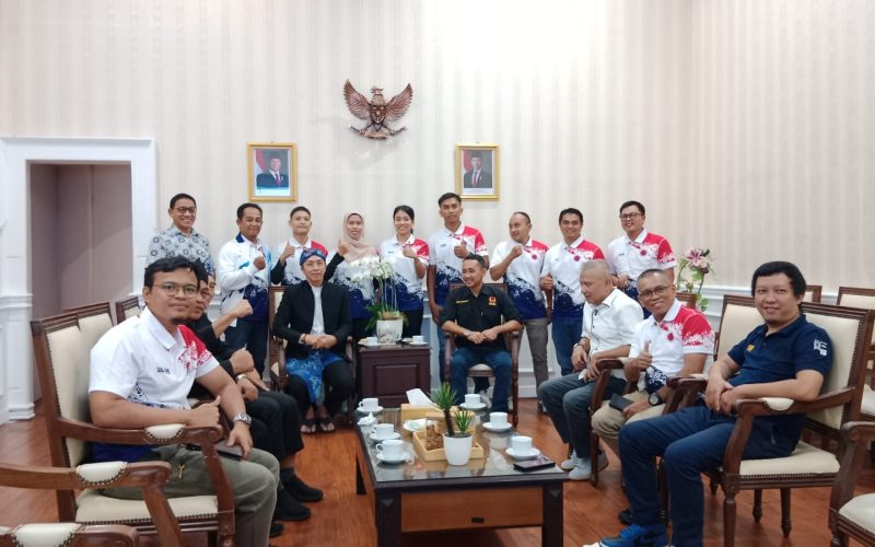 Dua Perempuan Berhasil Gondol Emas Senilai 18 Juta di Toko Emas Pasar Anyar -