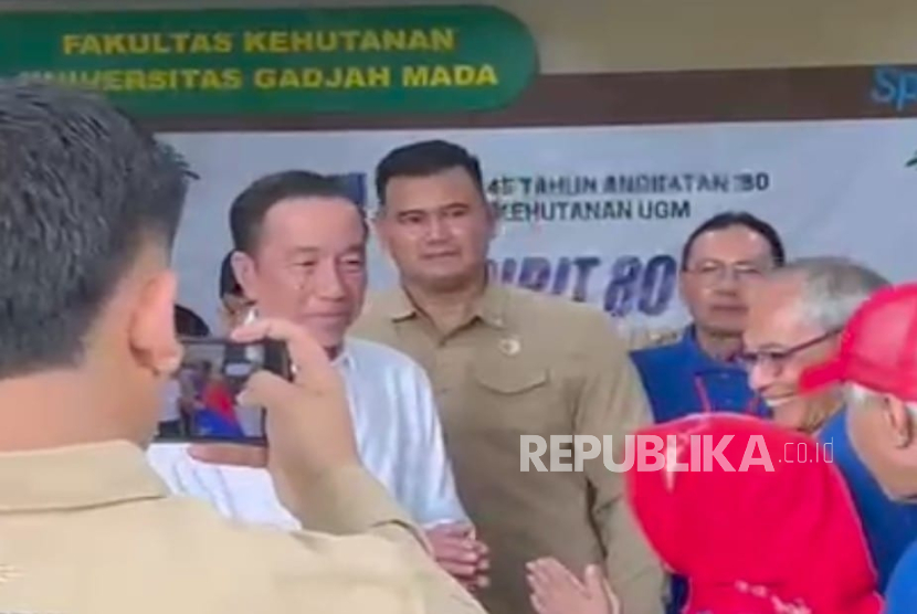 Hadiri Reuni di UGM, Ini Kata Teman Kuliah Jokowi soal Isu Ijazah Imitasi dan Jurusan Teknologi Kayu