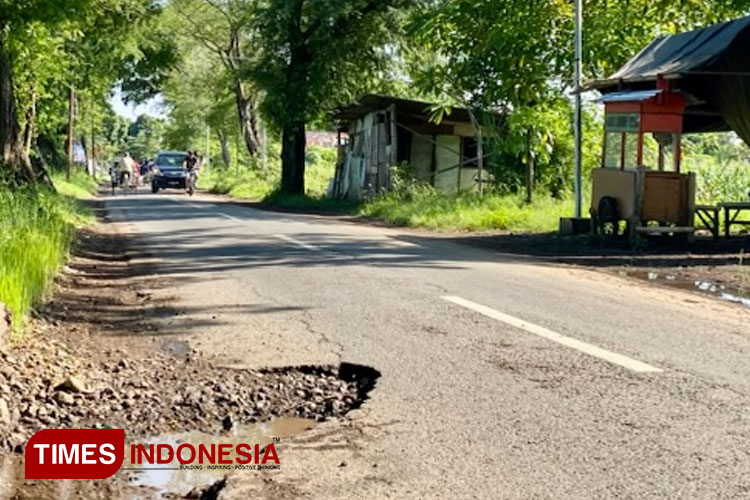 Penduduk Jampang Sebut Jalan Rusak Penuh dan Lubang