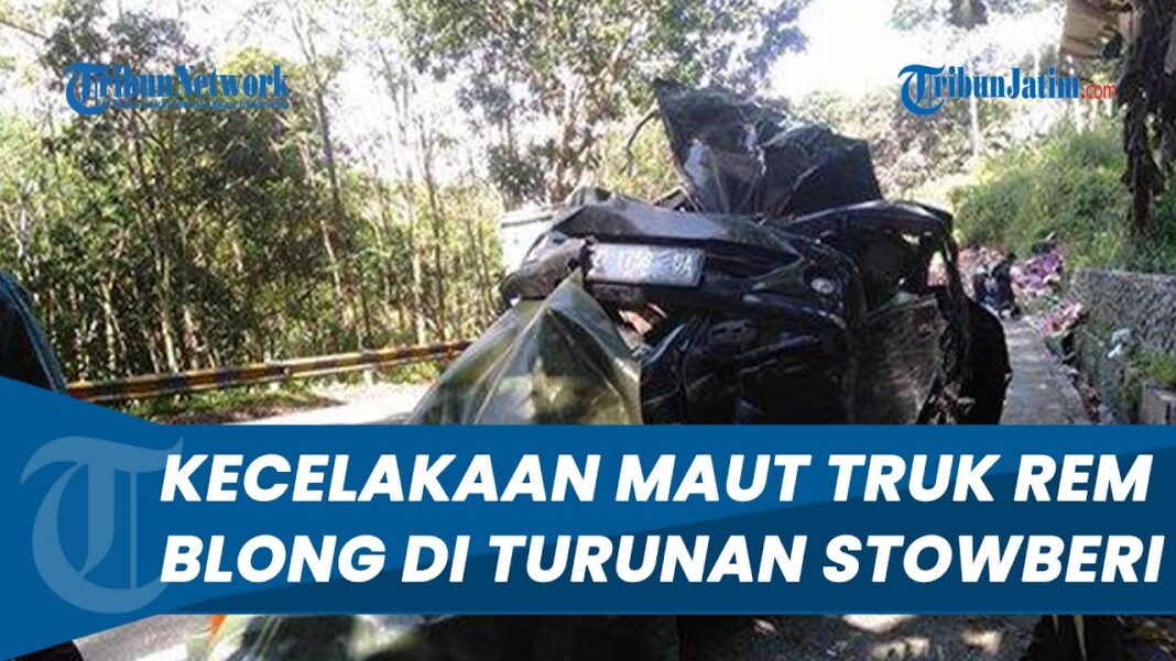 Rem Blong di Tanjakan Gudang: Mobil Boks Terguling