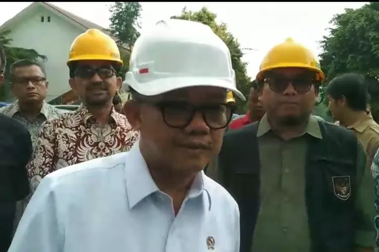 Tinjau SMKN 1 Cileungsi yang Ambruk