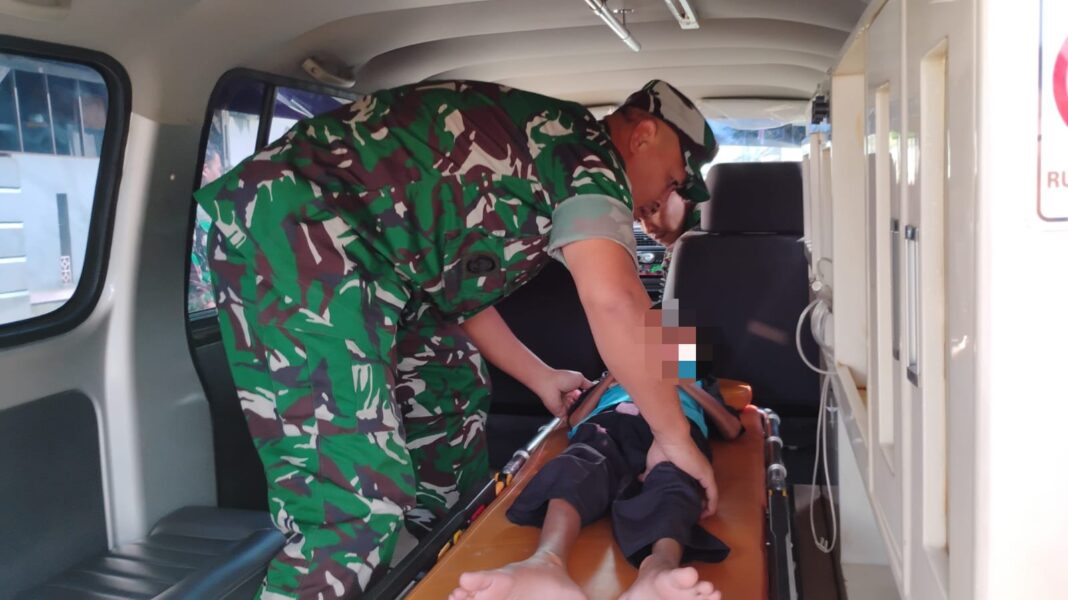 Damkar Tunjukkan Aksi Heroik Selamatkan Kucing di Sumur Dramaga