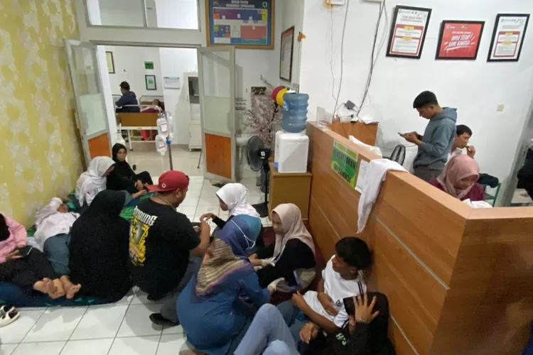 Gejala Keracunan MBG Kambuh Lagi, Puluhan Siswa di Cipongkor Bandung Barat Dilarikan ke Posko Kesehatan