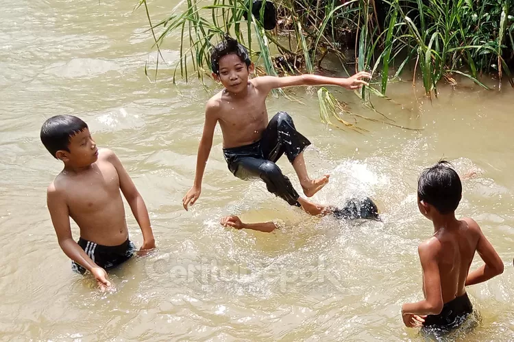 Bermain di Sungai, Anak 9 Tahun Tewas Tenggelam
