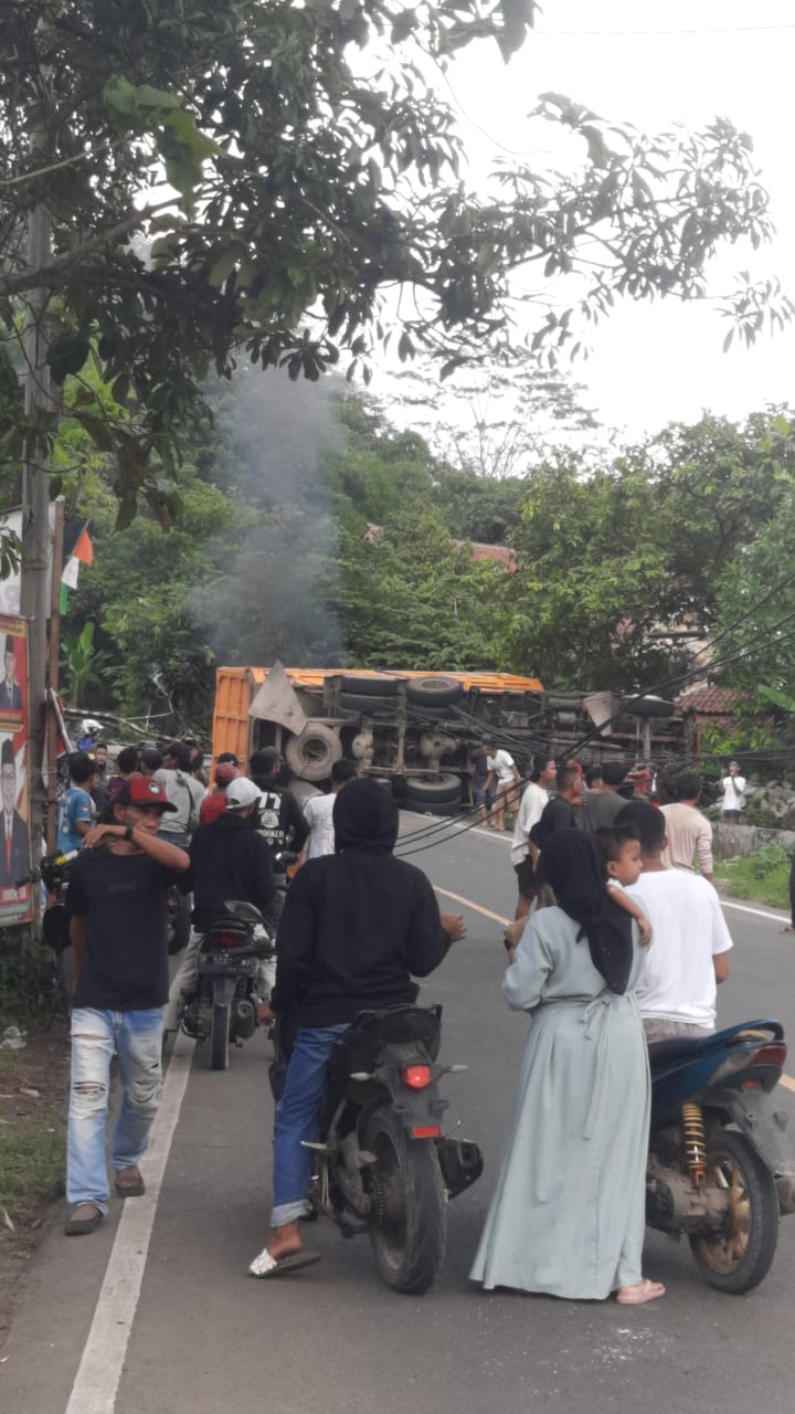 Tabrakan 2 Pemotor di Gunung Sindur