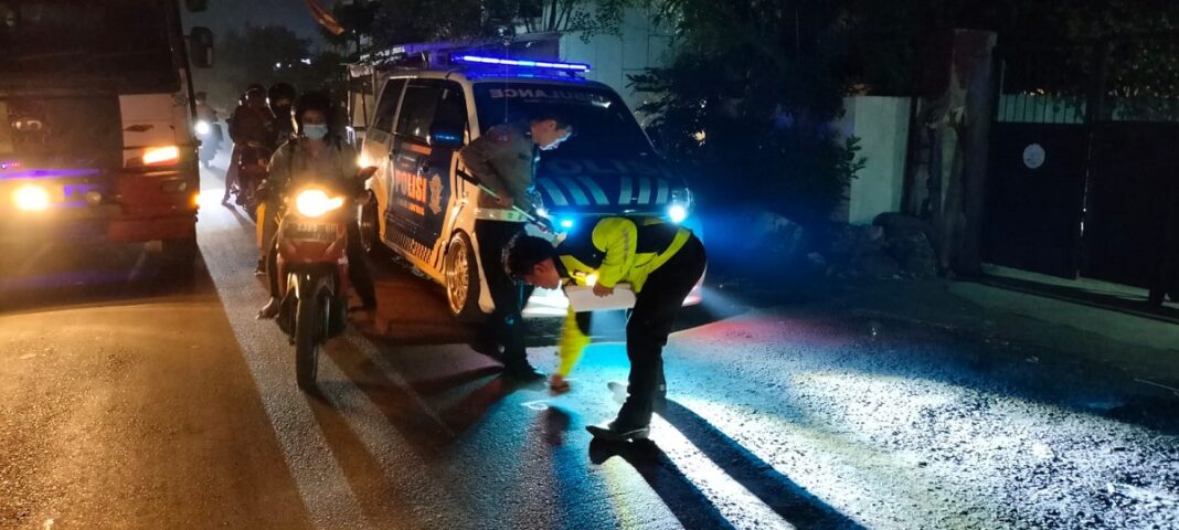 Dua Pemotor di Cileungsi Terjatuh dan Tewas Terlindas Minibus.