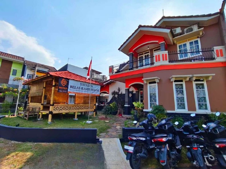 Lansia di Bojonggede Tidak Mampu Turun dari Atap Rumah Selama Berjam-jam