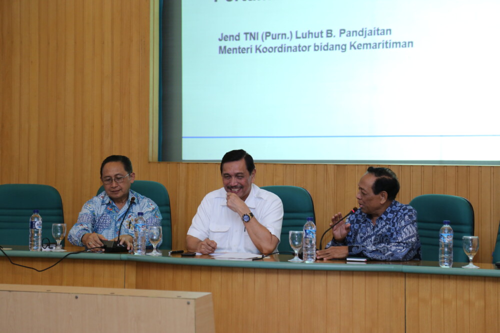 Luhut: UGM, Jangan Ijazah Melulu yang Diributin