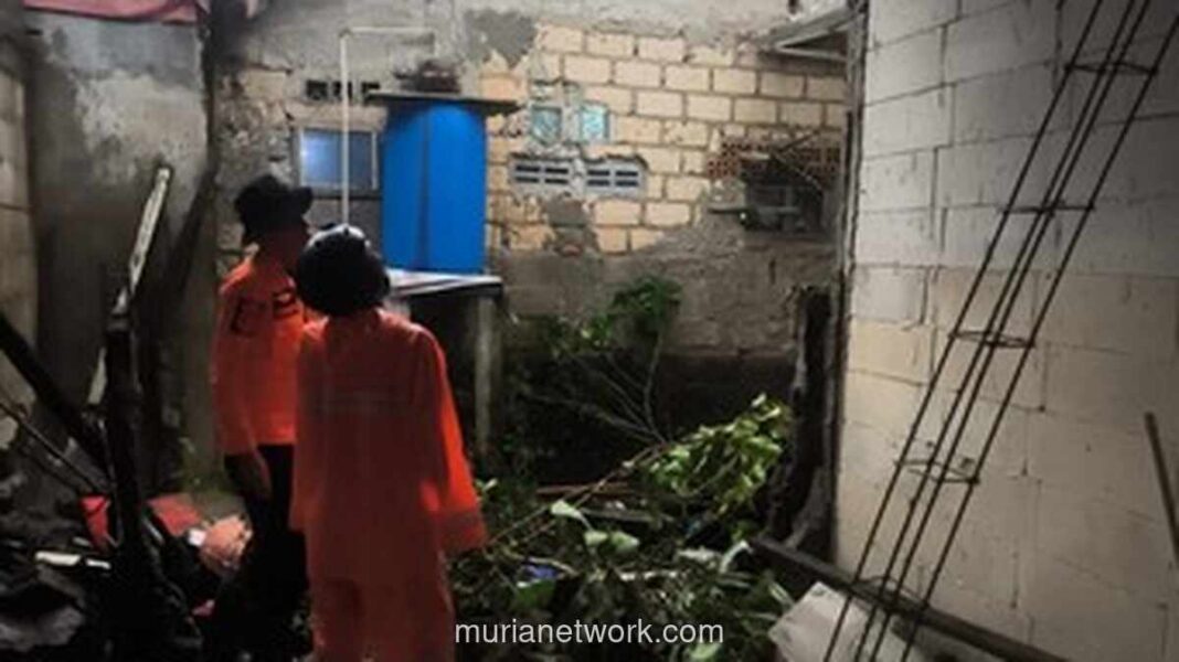 Tanggul Kali Cibagolo di Sukaraja Jebol Gegara Hujan Deras