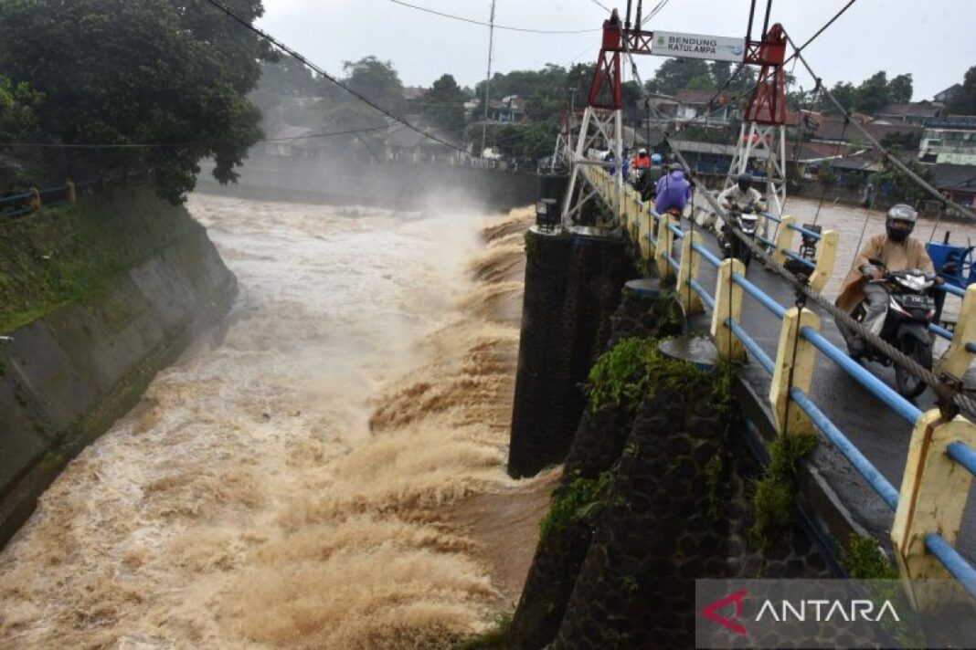 Bendung Katulampa Saat ini Tetap Siaga 4