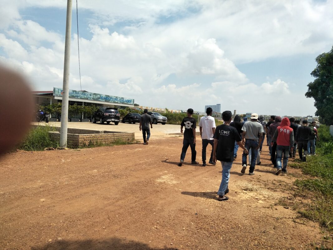 Didatangi Ratusan Massa, Bupati Bogor Janjikan Kompensasi Penutupan Tambang Dibayar