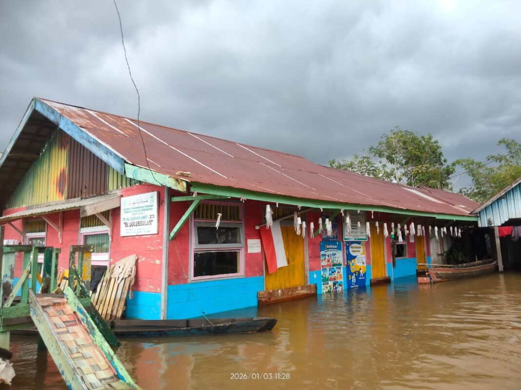 Hujan Setiap Pagi, Disdik Tak Akan Terapkan Belajar di Rumah