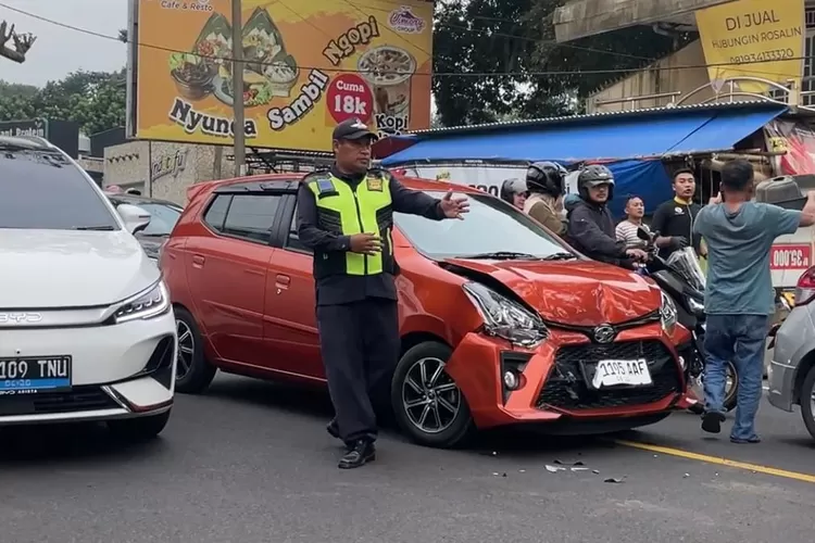 Kecelakaan di Megamendung: Pemotor Tewas Terlindas Pikap