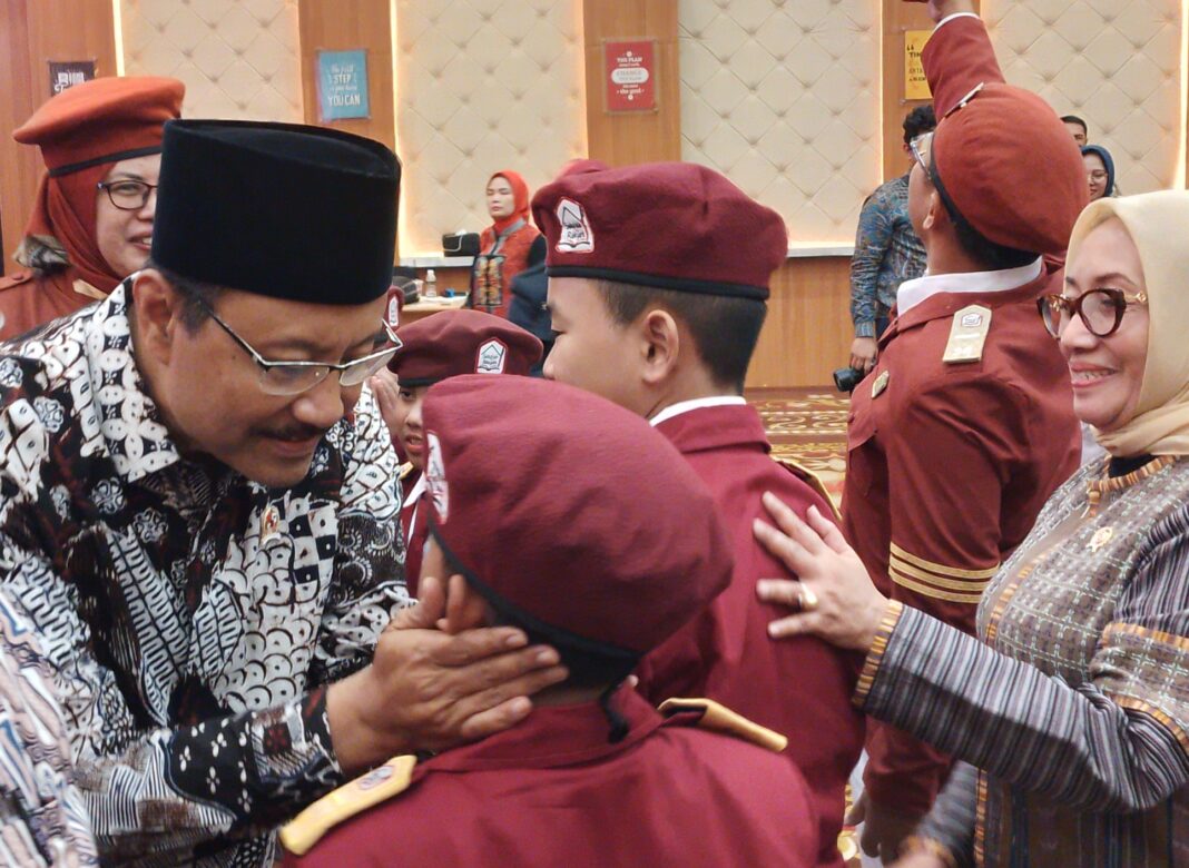 Mensos ke Tenaga Didik Sekolah Rakyat Jatim: Bekerja dengan Sungguh-sungguh