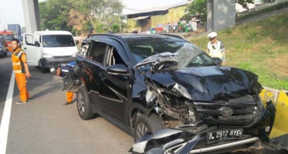 7 Kendaraan Terlibat Kecelakaan Beruntun di Tol Jagorawi