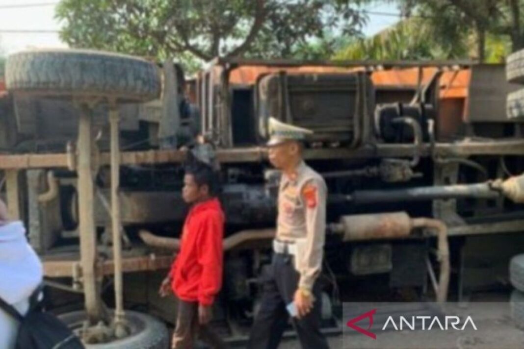 Kecelakaan Truk Tronton di Cibinong Akibat Kurang Konsentrasi