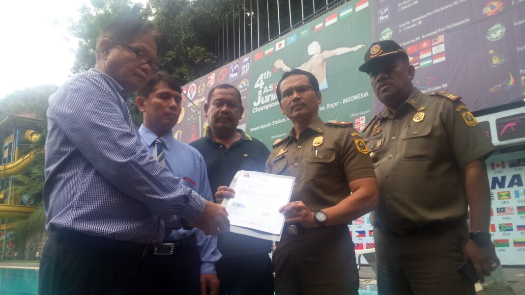 Cuaca Hujan, Satpol PP Ciseeng Masih Babat 21 Spanduk