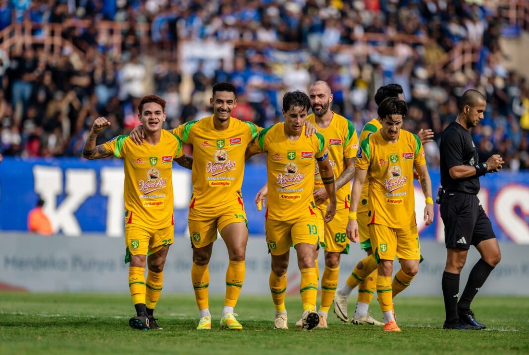 Komunikasi di Babak Kedua Jadi Kunci Kemenangan Persebaya atas Arema FC